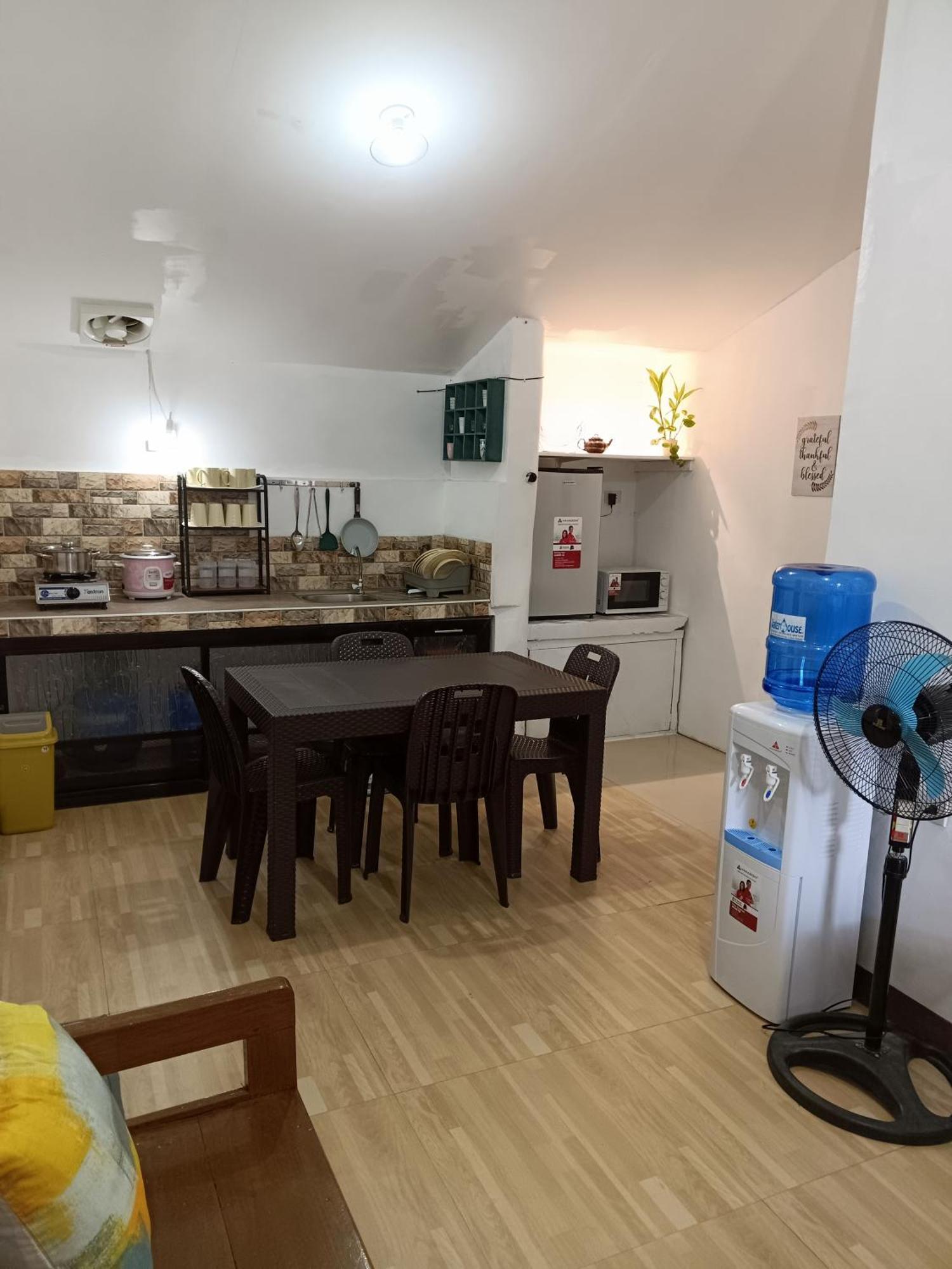 Elisha'S Guest House Coron Exterior photo