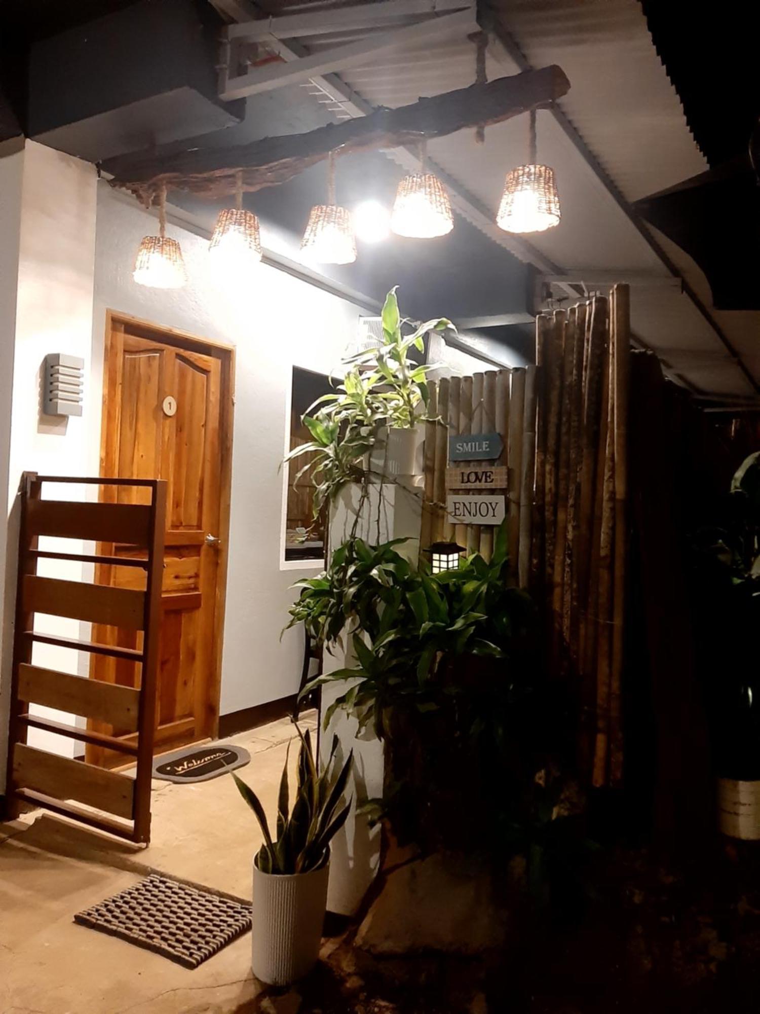 Elisha'S Guest House Coron Exterior photo